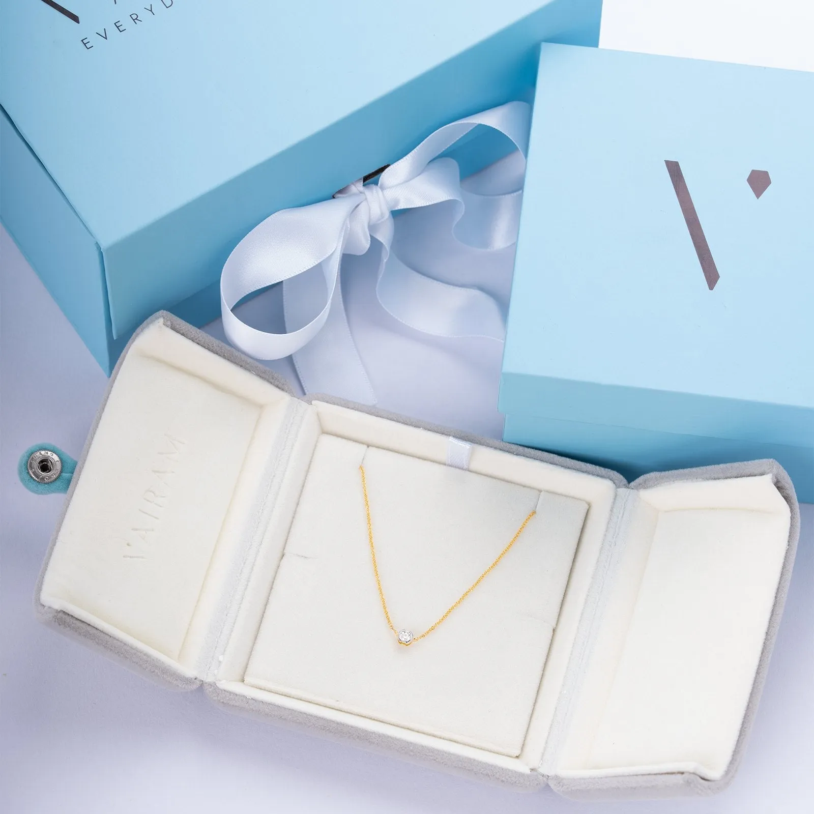 18k Shining Solitaire Necklace