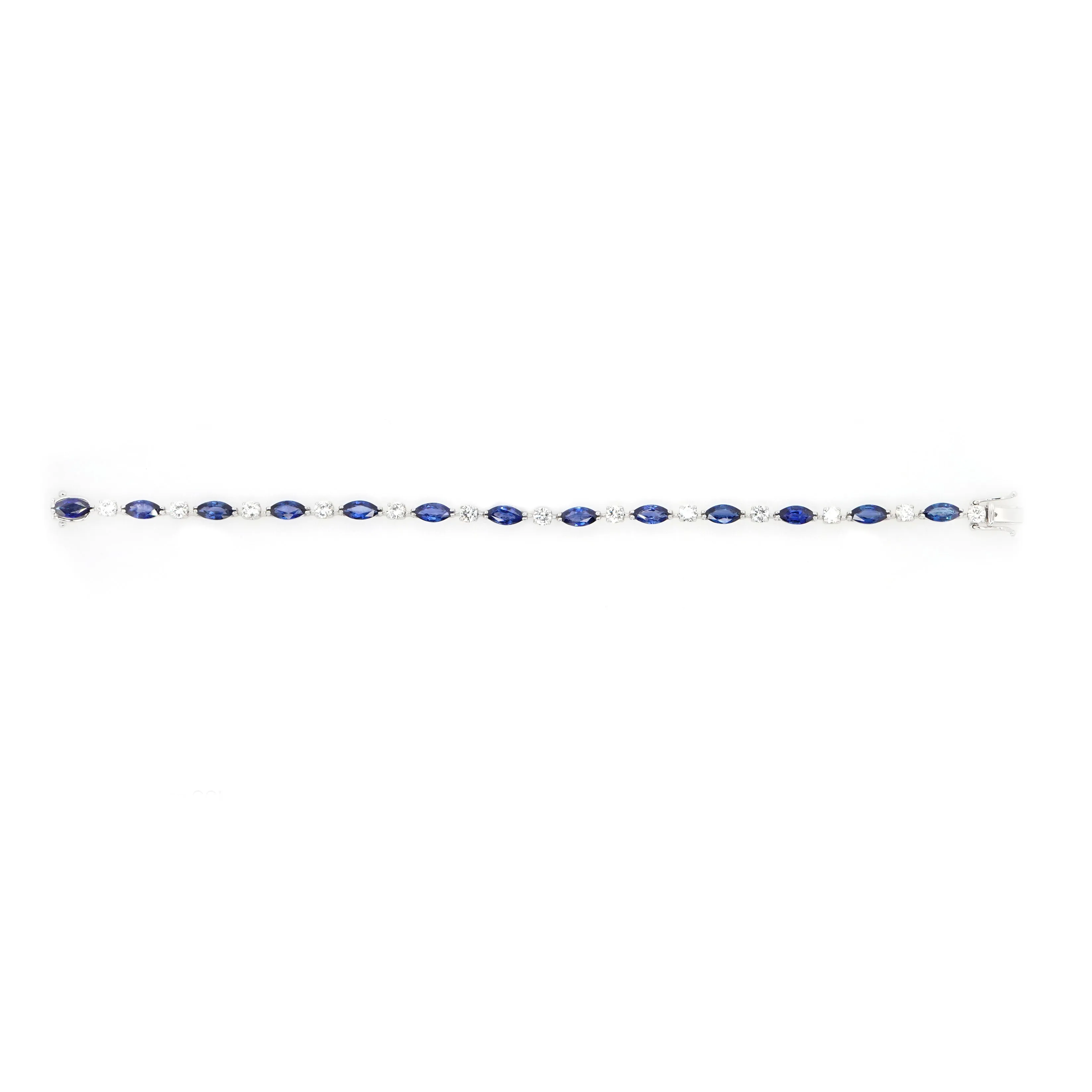 7.88 cts Blue Sapphire with Diamond Bracelet