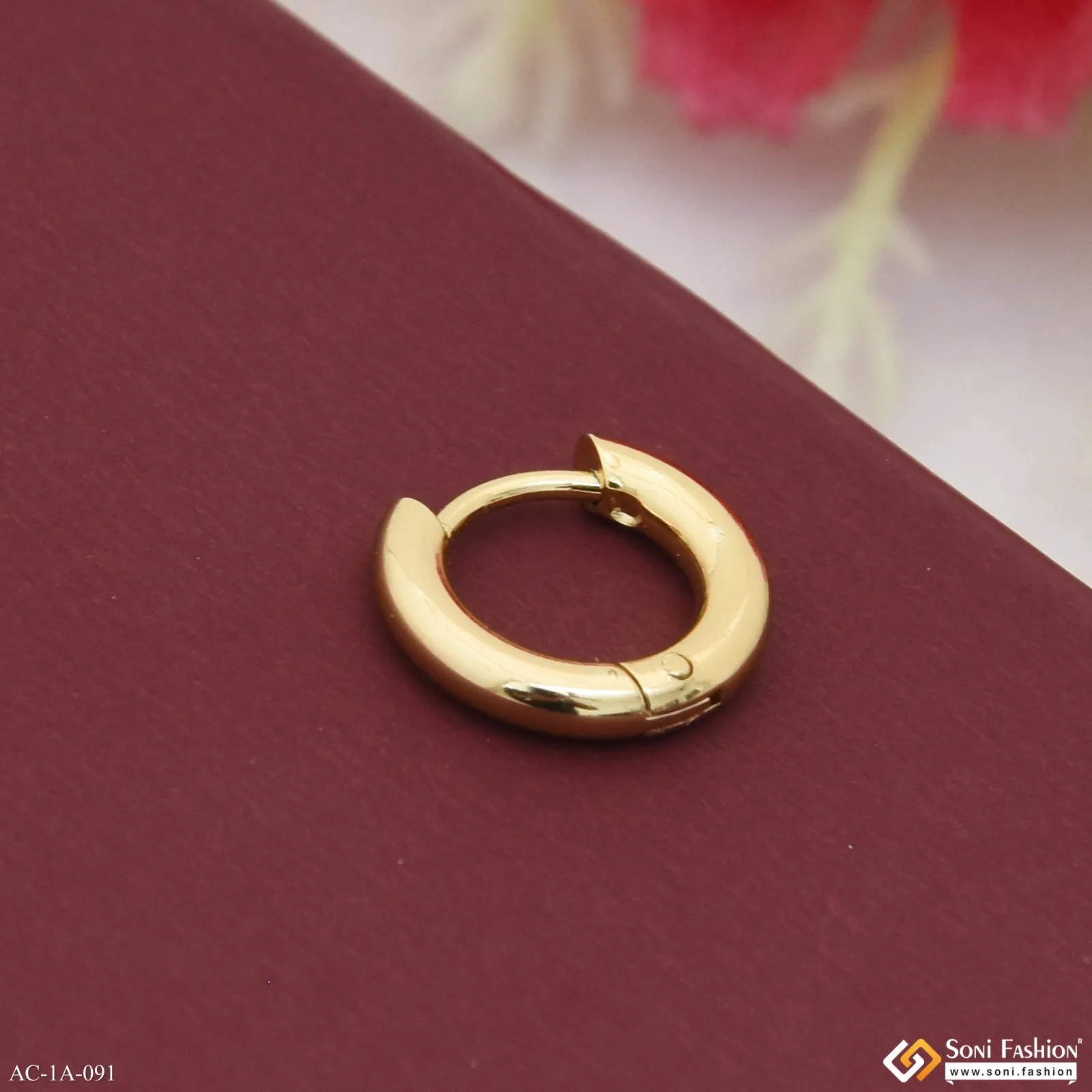 Artisanal Design Golden Color Stud Earring for Men (1 Pc) - Style A091