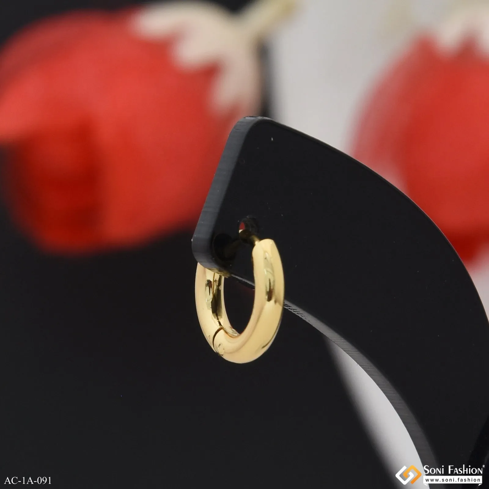 Artisanal Design Golden Color Stud Earring for Men (1 Pc) - Style A091