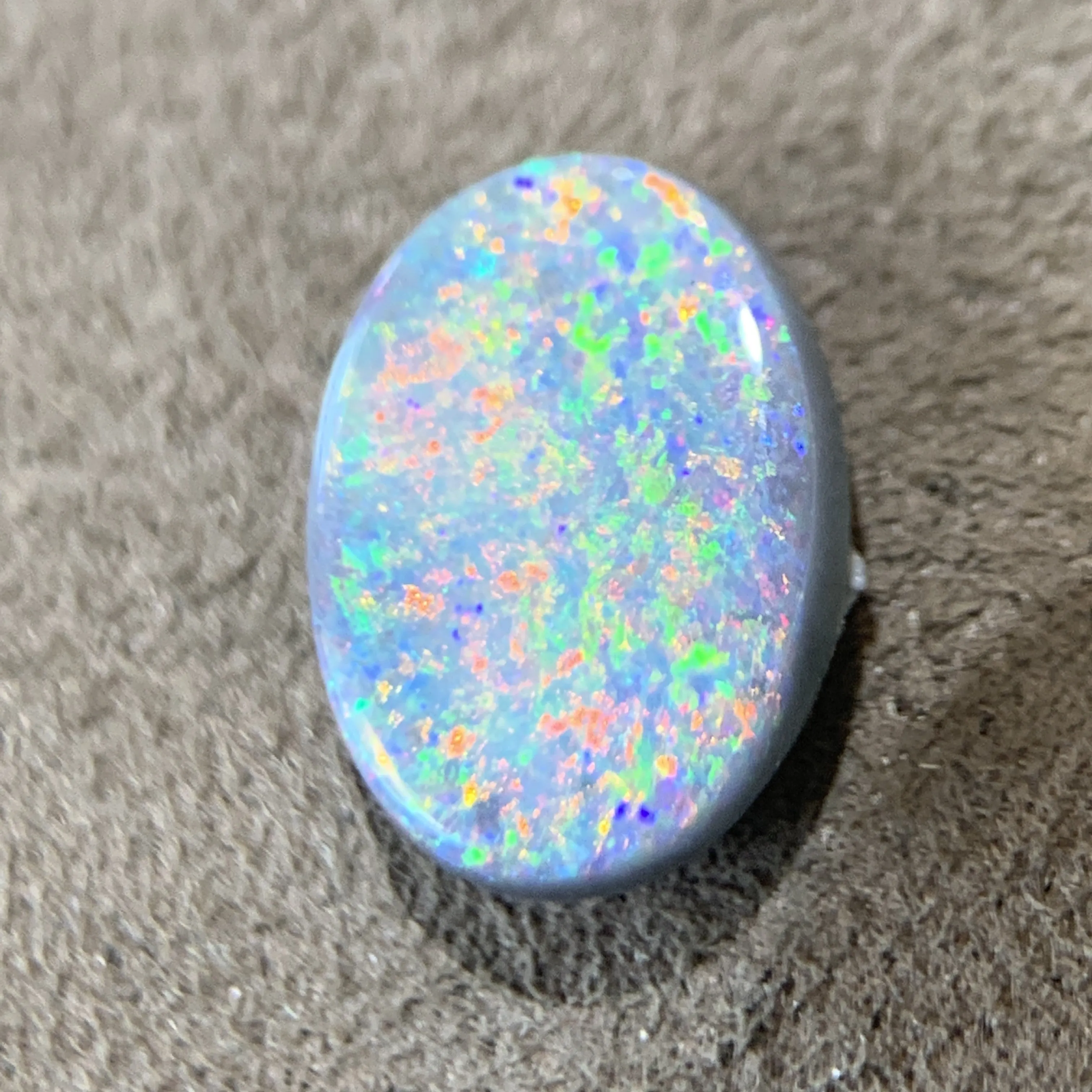 Black Opal oval 1.73ct