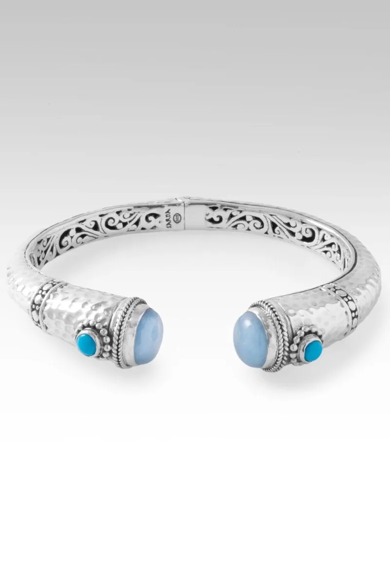 Lamp to Your Feet Tip-to-Tip Bracelet™ in Aquamarine