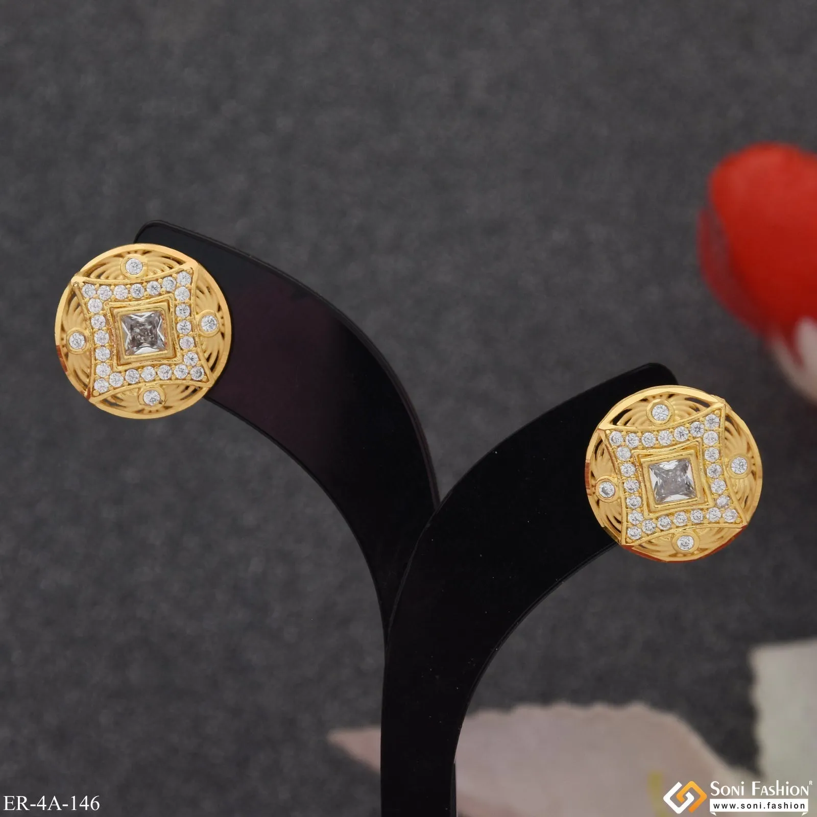 Lovely Design Hand-Finished Design Gold Plated Earrings for Lady - Style A146
