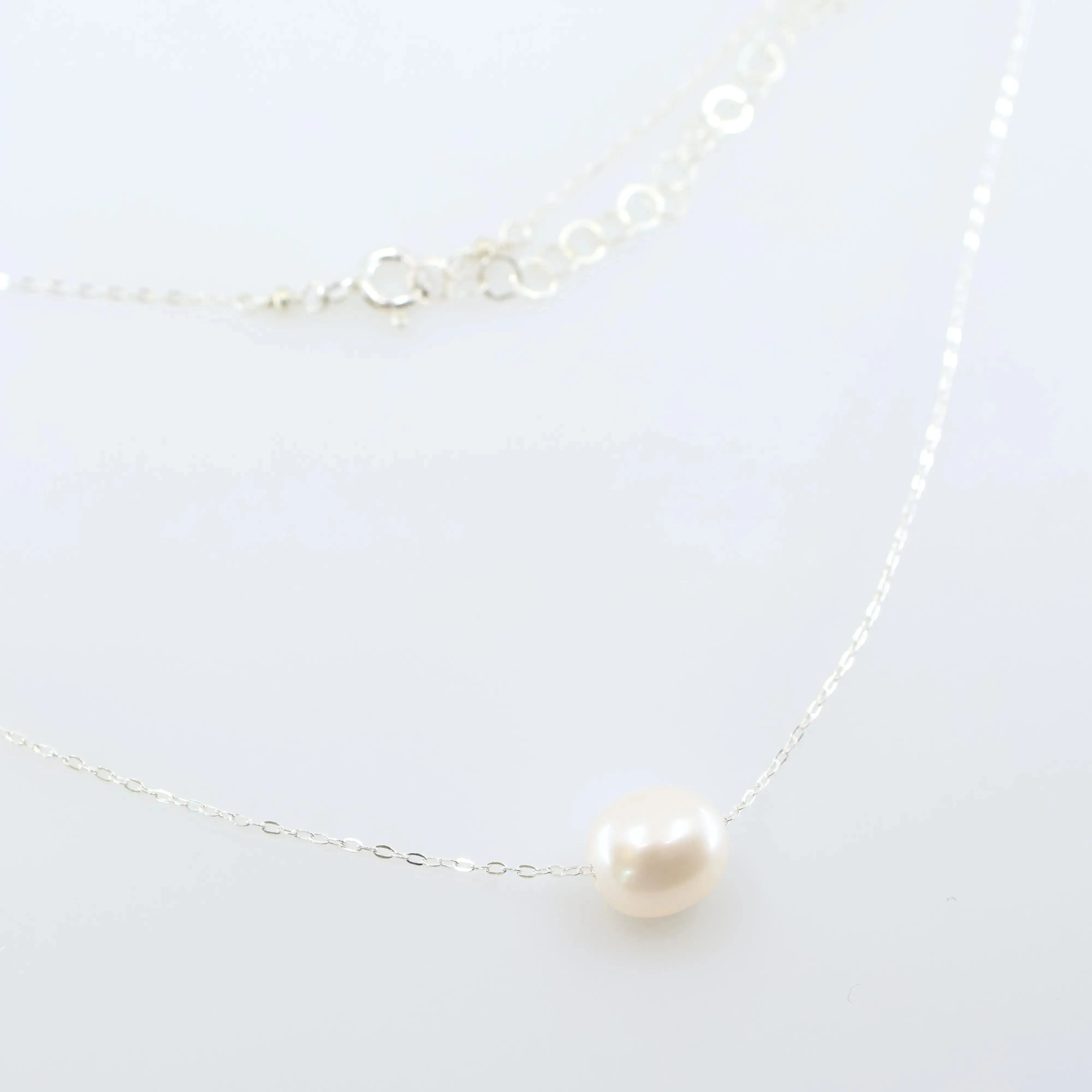 Solo Rice Pearl Necklace